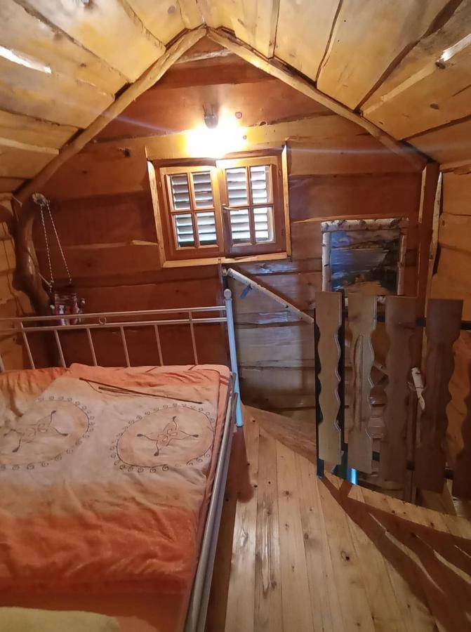 Ivona - Kuca Za Odmor Perusic - Stara Lika Apartman Kültér fotó