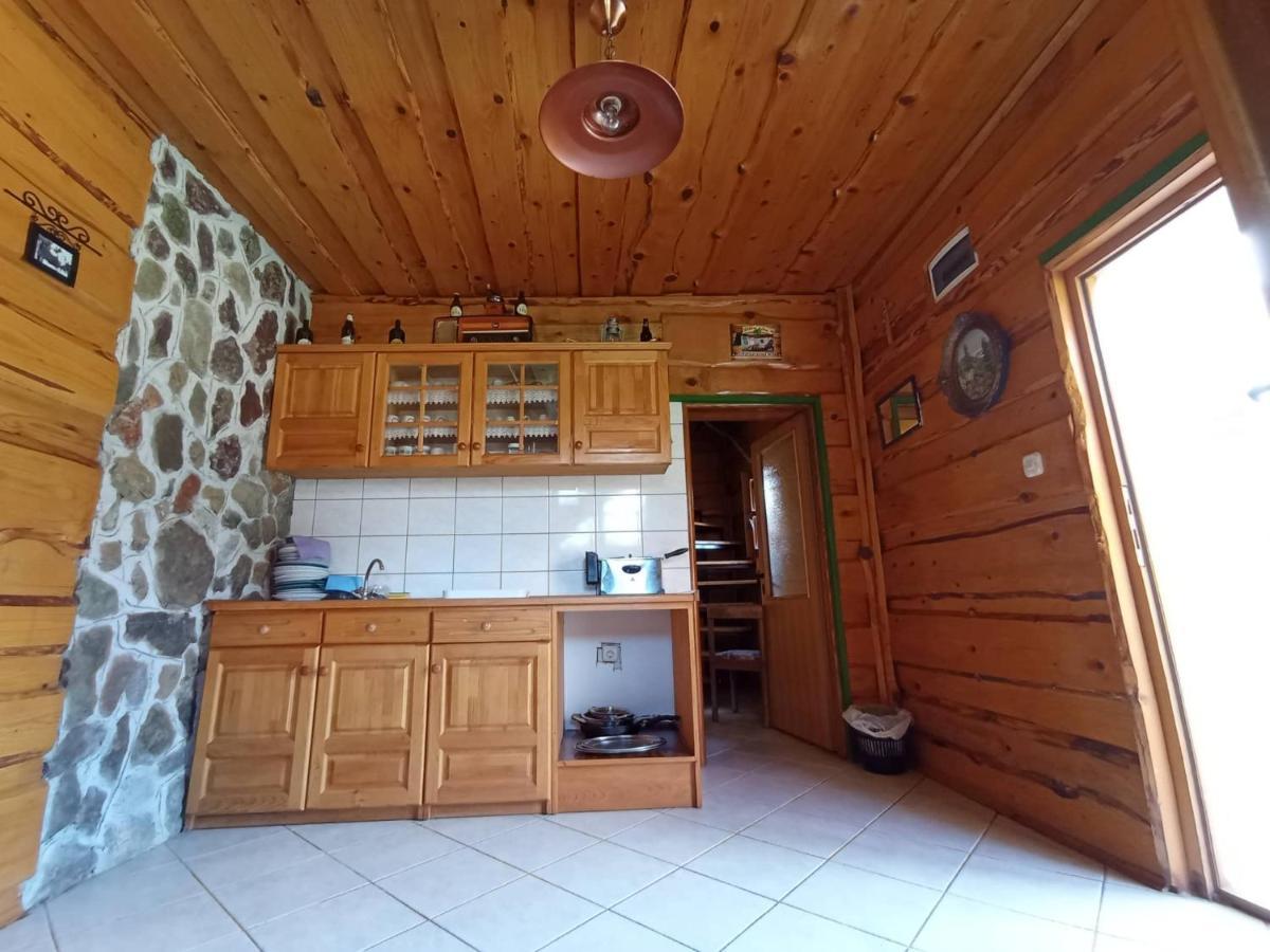 Ivona - Kuca Za Odmor Perusic - Stara Lika Apartman Kültér fotó