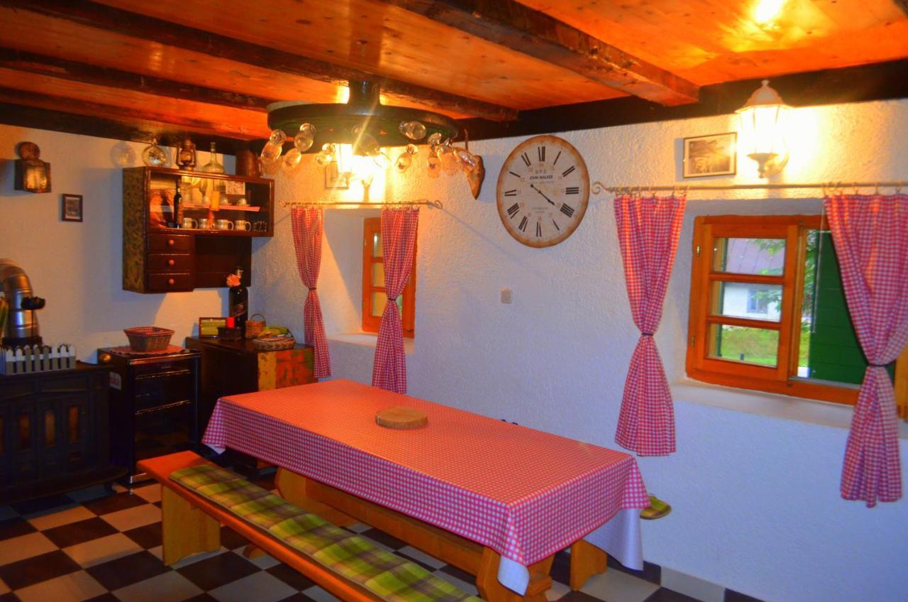 Ivona - Kuca Za Odmor Perusic - Stara Lika Apartman Kültér fotó