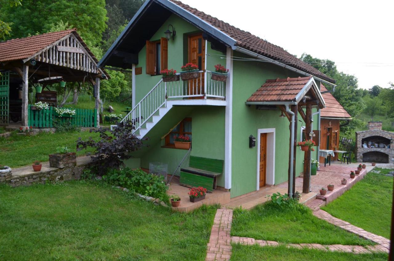 Ivona - Kuca Za Odmor Perusic - Stara Lika Apartman Kültér fotó