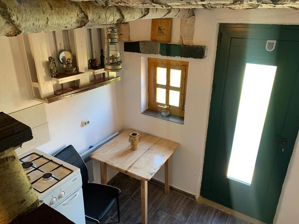 Ivona - Kuca Za Odmor Perusic - Stara Lika Apartman Kültér fotó